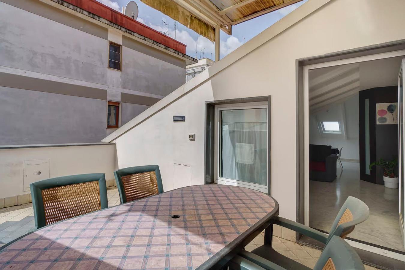 B&B Sissysweethome Salerno Bagian luar foto
