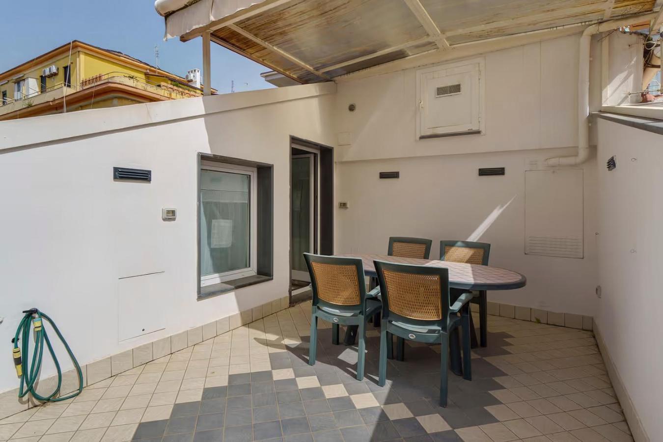 B&B Sissysweethome Salerno Bagian luar foto